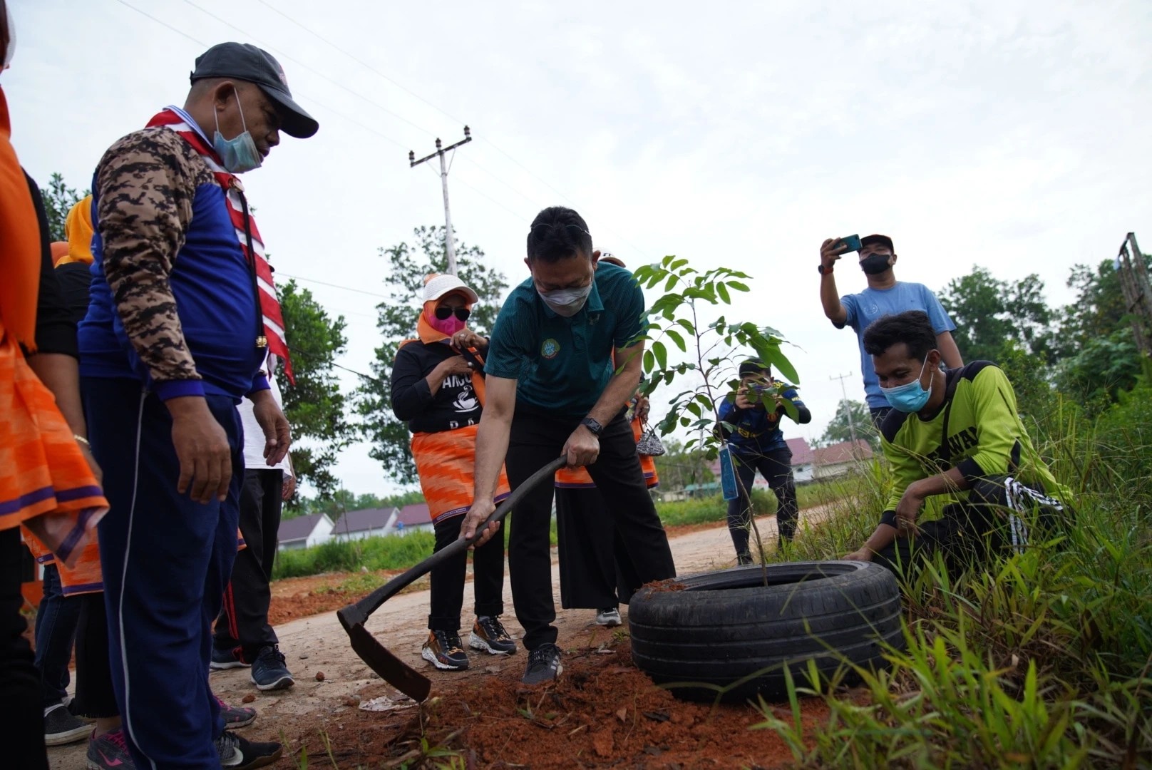 Peringati Hari Pohon Sedunia, Wako Edi Kamtono Tanam Pohon di Serdam