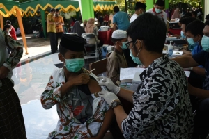 Vaksinasi Cegah Lonjakan Covid-19