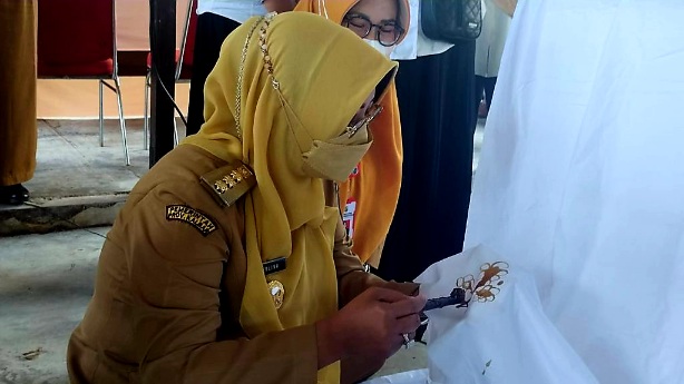 Bupati Sarankan Bentuk BUMDes Rumah Produksi Batik