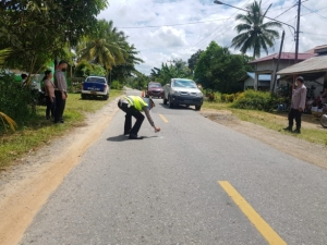 Ditabrak Truk Kayu, Personel Polsek Toho Alami Patah Tangan dan Kaki