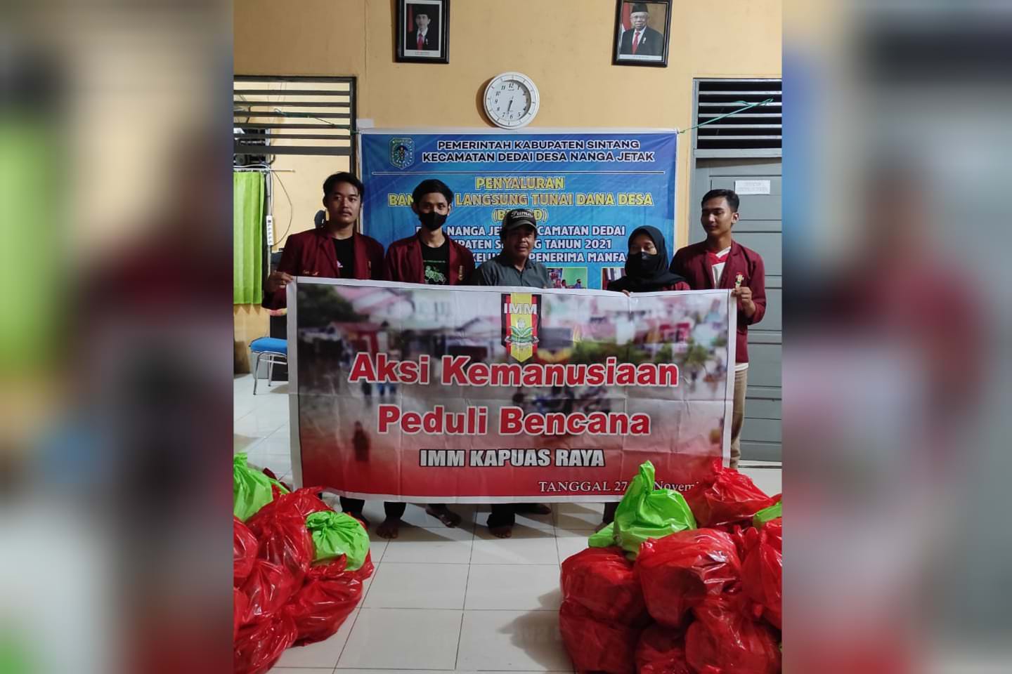 IMM Salurkan 700 Paket Sembako untuk Korban Banjir
