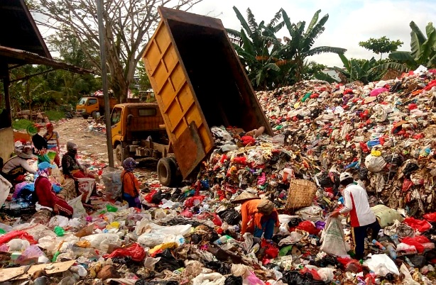 Dewan Soroti Persoalan Sampah di Sintang