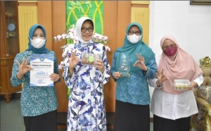 PKK Pontianak Raih Juara I Lomba Olahan Snack Berbahan Baku Ikan