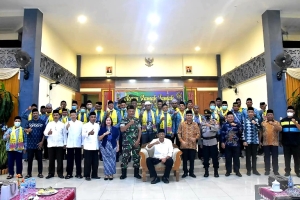 63 CJH Dilepas, Senen Maryono: Jadilah Haji dan Hajjah yang Mambrur