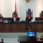 Diduga Penampung Kayu Ilegal, Terdakwa Akiong Melawi Disidangkan