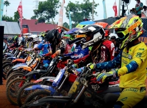 HUT Bhayangkara ke-76, Polres Mempawah Gelar Grasstrack Championship 2022