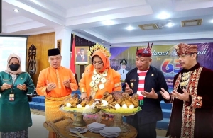 Kompak, Warna-warni Baju Adat Meriahkan Hari Jadi Mempawah ke-63