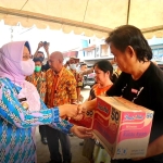 Serahkan Bantuan Korban Kebakaran, Semoga Bermanfaat