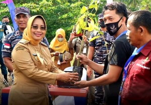 Bupati Erlina Hadiri Peringatan Hari Mangrove Sedunia 2022