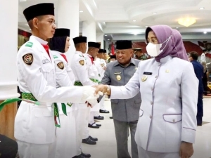 Mau jadi Generasi Penerus Berkualitas?, Bupati Erlina Sarankan Paskibra Amalkan Ini…