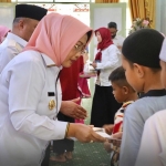 Bupati Erlina Berbagi Tali Asih dengan Anak Yatim