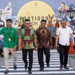 Edi Kamtono Tampil di Catwalk PFW