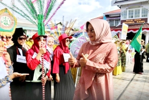 Bupati Erlina Takjub Lihat Antusias Masyarakat Jungkat Sambut Pawai Taaruf