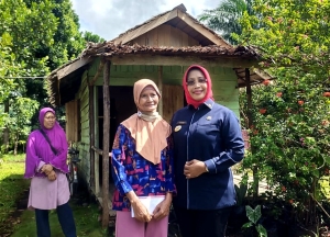 Bupati Erlina Prihatin, Nenek Sebatang Kara Ini Tinggal di Rumah Tak Layak Huni