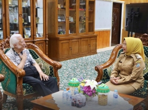 Bupati Erlina Bangga Dikunjungi Ted Sioeng