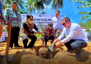 RBK dan Pelindo Tanam 1000 Bibit Buah-buahan