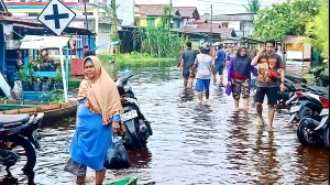 Warga Terdampak Banjir Bertambah, Sintang Krisis Logistik