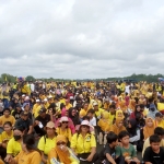 HUT Golkar ke-58, Ribuan Peserta Jalan Sehat Kuningkan Eks Lapter Susilo Sintang