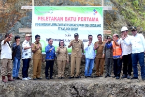 Bupati Jarot Apresiasi Perusahaan yang Peduli dengan Infrastruktur