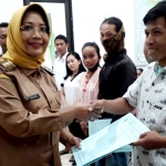 Bupati Erlina Senang Masyarakat Sadar Pentingnya Adminduk