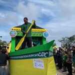 Perahu Lancang Kuning Kafilah Pontianak Arungi Jalanan di Ketapang