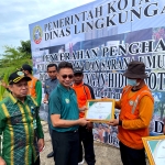 50 Petugas Kebersihan Berprestasi Terima Penghargaan