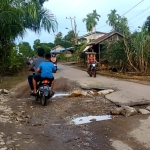 Dewan Minta Pemerintah Segera Tangani Jalan Rusak dan Berlubang Pascabanjir