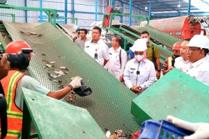 Bupati dan Wakil Bupati Belajar Produktivitas Pengelolaan Sampah