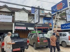 16 Reklame Disegel Tim Penertiban Pajak Daerah