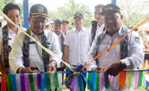 Wabup Melkianus Resmikan Tiga Gedung Baru SDN di Ketungau Hilir