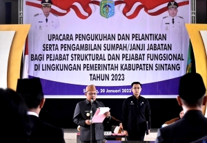 Wabup Melkianus Lantik 30 Pejabat Struktural dan 3 Fungsional