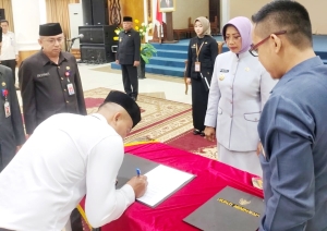 Pesan Bupati Erlina untuk 46 Kepsek yang Dilantik: Tingkatkan IPM