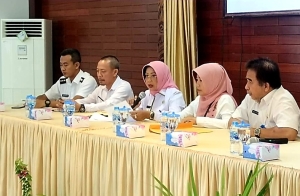 Di Kecamatan Anjongan dan Sungai Pinyuh, Bupati Minta Kades Tak Berurusan dengan APH