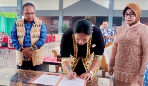 Wabup Melkianus Harap Dekranasda Gali Potensi Daerah