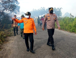 Tinjau Karhutla Desa Pasir, Wabup Ajak Masyarakat Stop Bakar Hutan dan Lahan