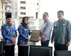 Bupati Erlina Doakan Karir Wendi Isnawan Semakin Sukses