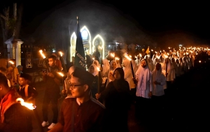 Ribuan Umat Muslim Sintang Tumpah ke Jalan Ikuti “Pawai Obor” Ramadhan 1444 H