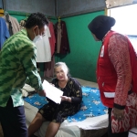 Jumat Berkah, PMI Bantu Warga yang Alami Kesulitan