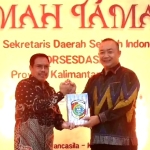 Sekda Ismail dan Ketua DWP Mempawah Hadiri Rakomwil Forsesdasi