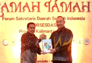 Sekda Ismail dan Ketua DWP Mempawah Hadiri Rakomwil Forsesdasi
