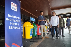 Pemkot Terima Bantuan 20 Bak Sampah