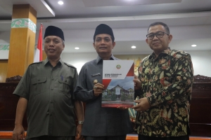 DPRD Serahkan 35 Rekomendasi