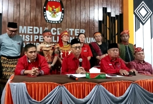 PDIP Daftarkan 40 Bacaleg ke KPU Sintang, Jeffray: Berkas Lengkap dan Diterima!