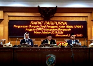 PAW Anggota DPRD Mempawah, Bupati Erlina Harap Eksekutif-Legislatif Tetap Kompak dan Bersinergi