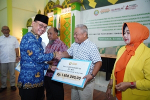 237 RT/RW Pontianak Tenggara Terima Bantuan Rp1,5 Juta