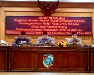 Wabup Pagi Sampaikan Jawaban Bupati Terhadap 2 Raperda