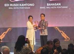 Pontianak Raih Penghargaan KLA Kategori Nindya