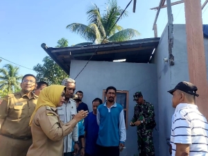 Bupati Pastikan Pemerintah Bantu Korban Puting Beliung di Semudun