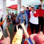 Tumpah Ruah, Warga Segedong Ikut Semarakkan Kemerdekaan dengan Jalan Santai dan Senam Sehat