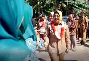 Bupati Erlina Ajak Masyarakat Sungai Kunyit Manfaatkan GBBD